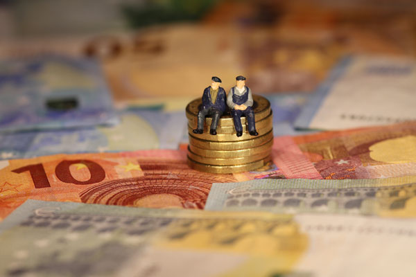 Kleine Krone auf Euro-Geldscheinen