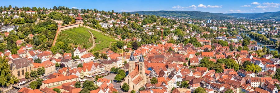 Esslinger Burg und Altstadt aus der Vogelperspektive – KI-Panorama